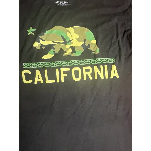 THE RAW UNCUT Men's Size L 100% Cotton BLACK T-Shirt GREEN CAMO CALIFORNIA FLAG - Picture 3 of 5